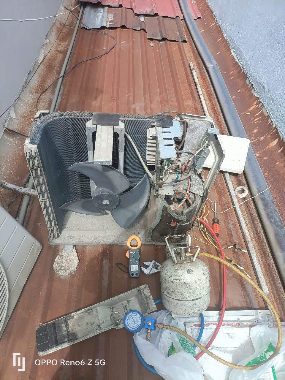 sua-may-lanh-quan-12-bo-mach